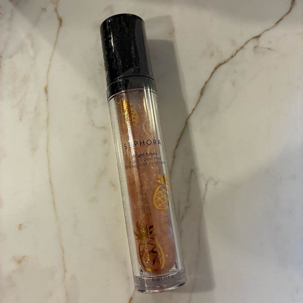 Sephora Bright Future Glow Mist - a vegan fine spray to glow up your look!  New